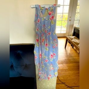 Candie’s lined, lightweight, floral summer/spring dress, size XS.